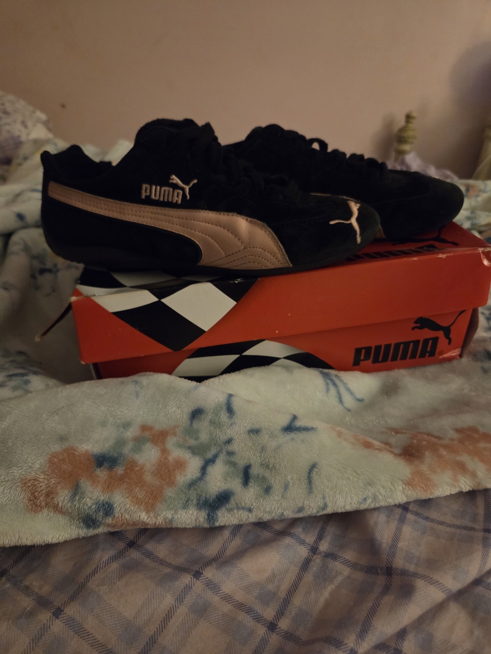 Vintage Y2K Puma Speed Cat sneakers in Black and Blossom Pink